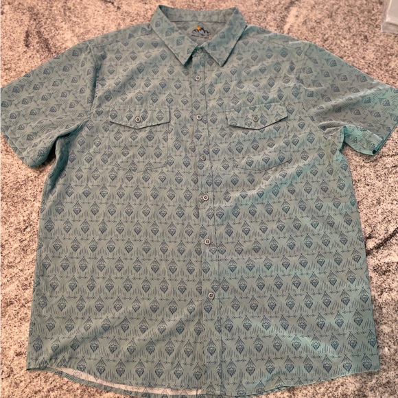 Mountain & Isle Other - Mountains & Isles | Large | Moisture Wicking | Casual Button Down